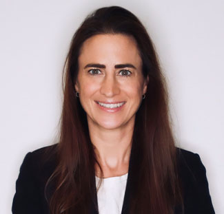 portrait of Jennifer Holmes